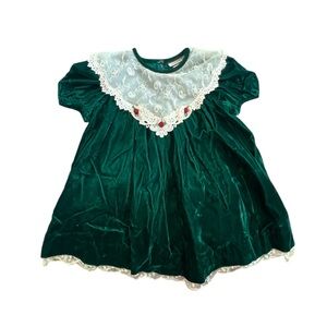 VTG Dorissa international Nicole green velvet Dress with Lace bib Detail Sz 4T